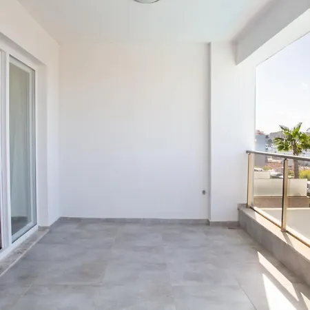 Apartman Spacious Perfect Flat With Private Pool