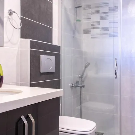 Spacious Perfect Flat With Private Pool Kusadası