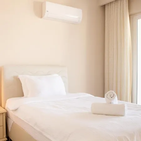 Appartamento Spacious Perfect Flat With Private Pool Kusadası