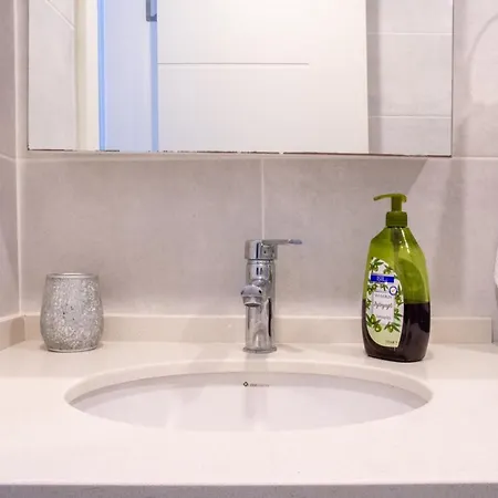 Spacious Perfect Flat With Private Pool Appartamento *